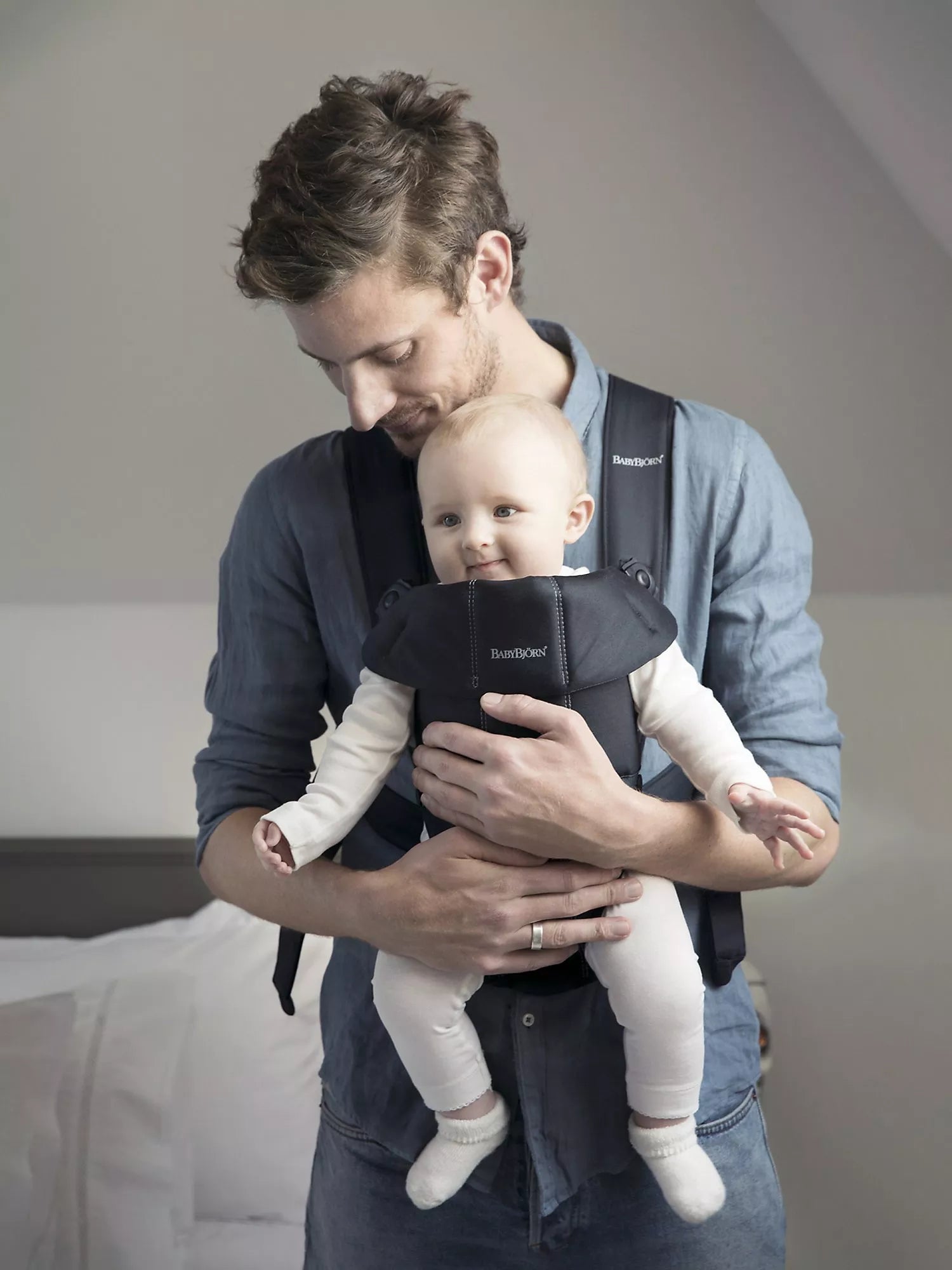 BabyBjörn Baby Woven Mini Carrier, Black by BabyBjörn